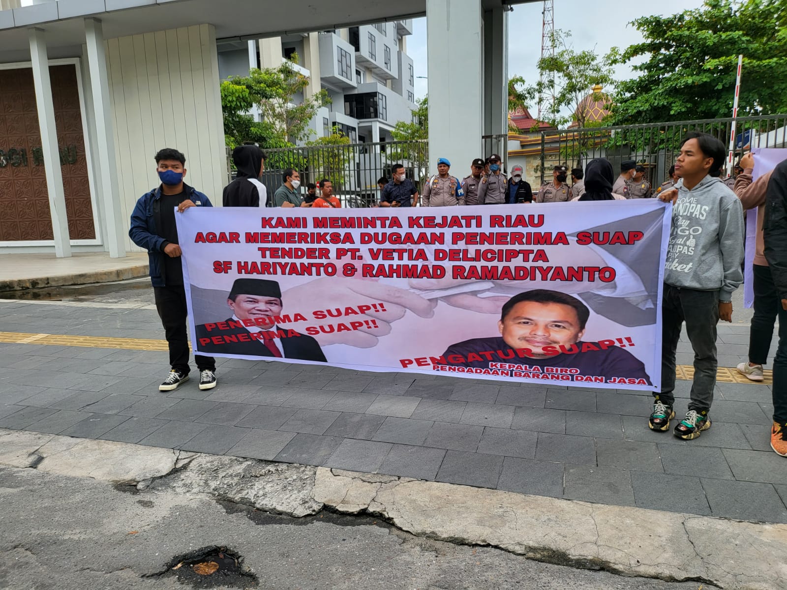 Polresta Pekanbaru Tetapkan Tiga Mahasiswa Sebagai Tersangka Buntut Aksi Unjuk Rasa di Kejati Riau