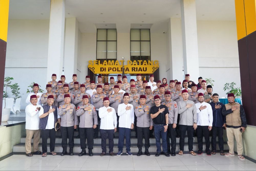 UAS dan Rocky Gerung Bahas Relasi Manusia dan Alam di Kajian Subuh Polda Riau