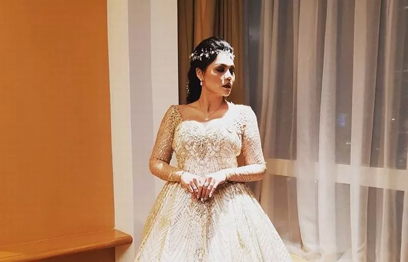 Kenakan Dress Belahan Paha Tinggi, Katty Butterfly Mencuri Perhatian