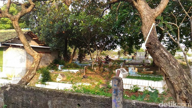 Polisi Selidiki Motif Pencurian Tali Kafan di Makam Ciputat