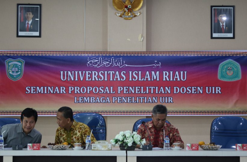 UIR Beri Reward dan Bantuan Penelitian bagi Dosen dan Mahasiswa Berprestasi