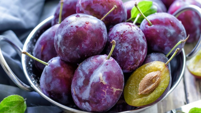 Ingin Turunkan Berat Badan dalam Sekejap, Buah Plum Solusinya