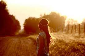 Ikhlaskan Dia yang Memang Tak Tertakdirkan Untukmu