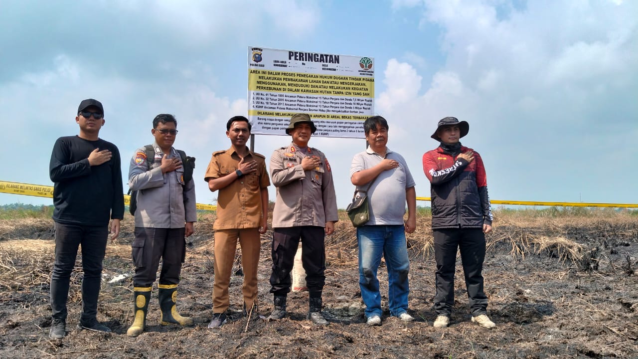 Gandeng Ahli Lingkungan Hidup, Polres Rohil Pasang Plang Peringatan di Lokasi Karhutla Bangko Pusako