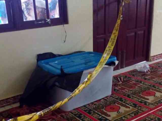 Iktikaf di Musala, Jemaah Heboh Titipan Mayat Dalam Kotak Kontainer