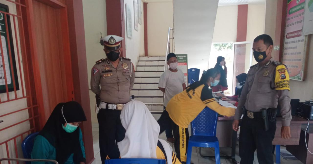 Polsek Bandar Sei Kijang Lakukan Pengaman Giat Vaksinasi