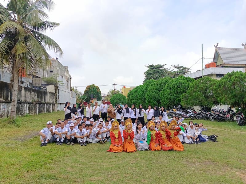 SMA N 17 Pekanbaru Rayakan Ulang Tahun Pertama dengan Semangat Kebangsaan