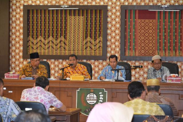Pemkab Siak Santuni Anak Yatim dan dan Tukang Becak