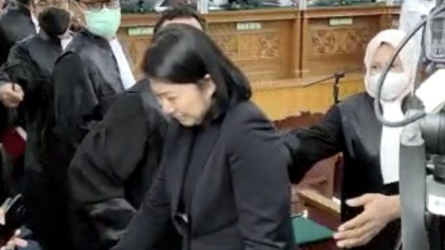 Putri Candrawathi Sampai Menangis Beberkan Peristiwa Pemerkosaan yang Dialaminya di Magelang