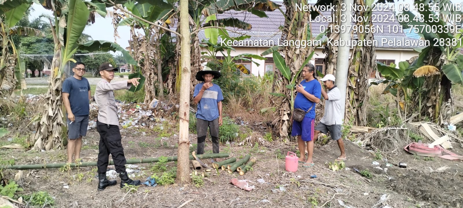 Bripka Binton Tinjau Lahan Penanaman Cabai di Desa Langkan Jelang Pilkada