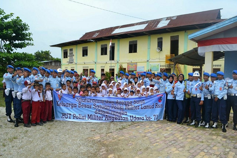 HUT ke-71, Satpom AU Lanud Rsn Santuni Anak Panti Asuhan YLBMI Pandau