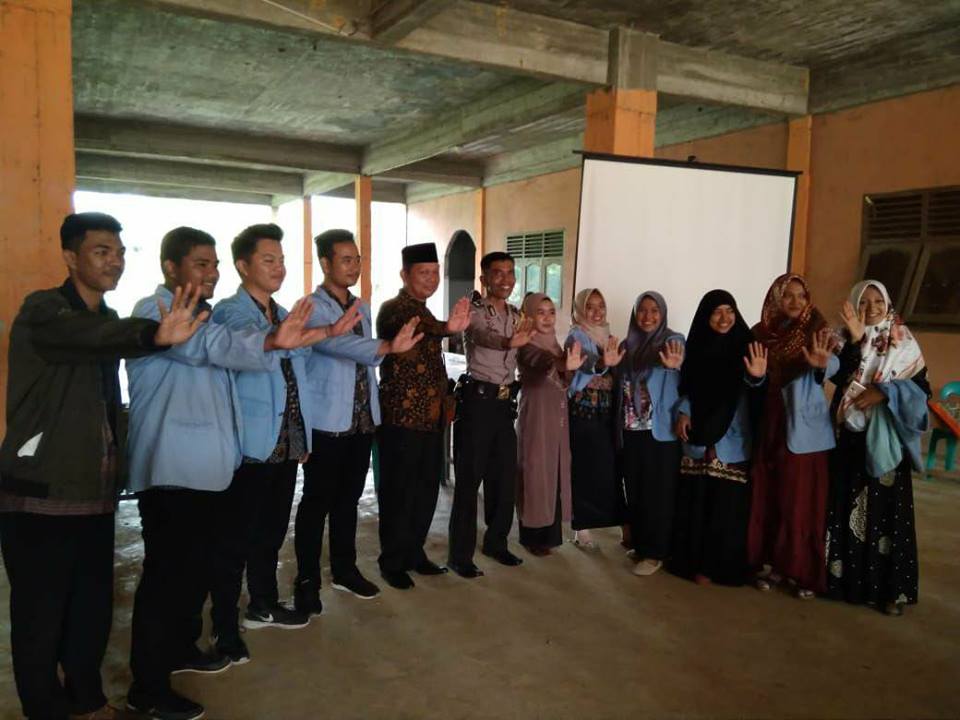 Mahasiswa Kukerta UR Gelar Seminar Bahaya Narkoba di SMAN 1 Desa Balam Merah