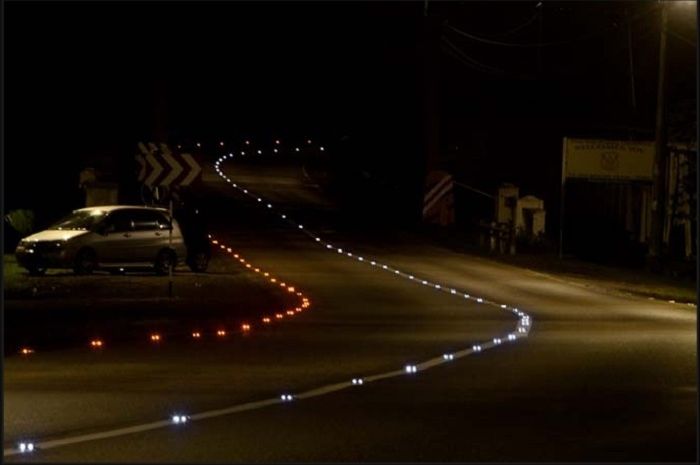 Bukan Hiasan, Ini Fungsi Sebenarnya Benjolan Bercahaya di Jalan