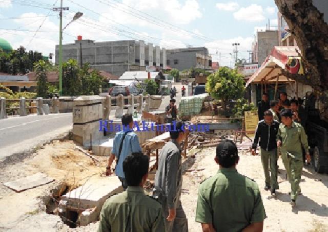 Komisi IV Kunlap Pembangunan Jembatan Bermasalah