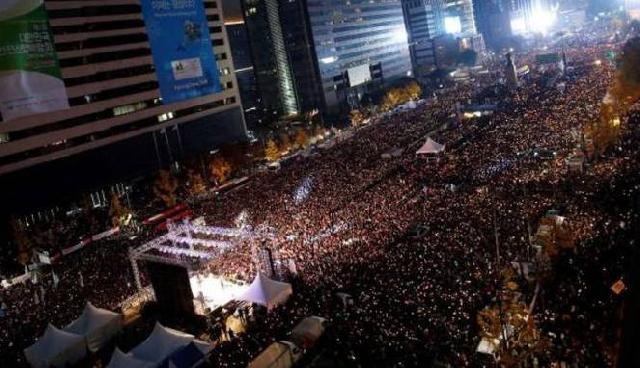 Ratusan Ribu Warga Korsel Minta Presiden Mereka Mundur