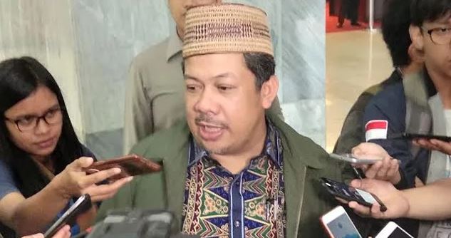 Fahri Hamzah: Jokowi Perlu Dikuliahi Pengantar Demokrasi, Masak Sama Perempuan Takut!