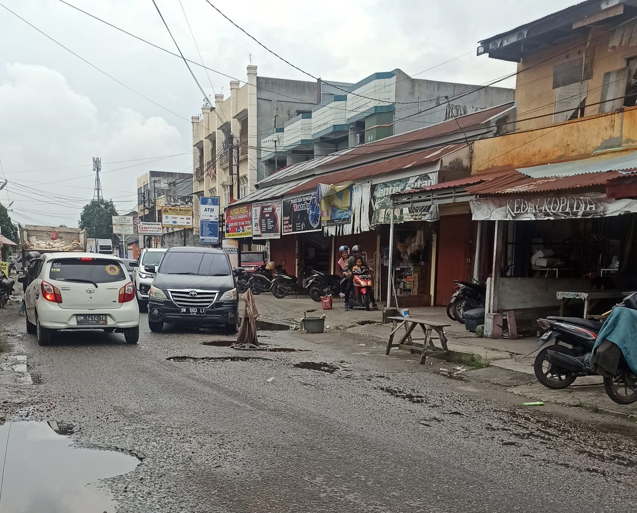 Muflihun Tinjau Jalan Rusak, Ketua DPRD Pekanbaru Beri Apresiasi