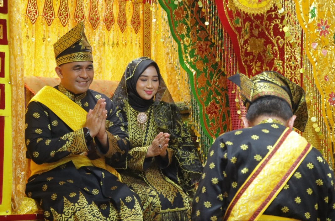 Kapolres Inhu Dapat Gelar Adat Datuk Seri Indra Bijaksana Negeri