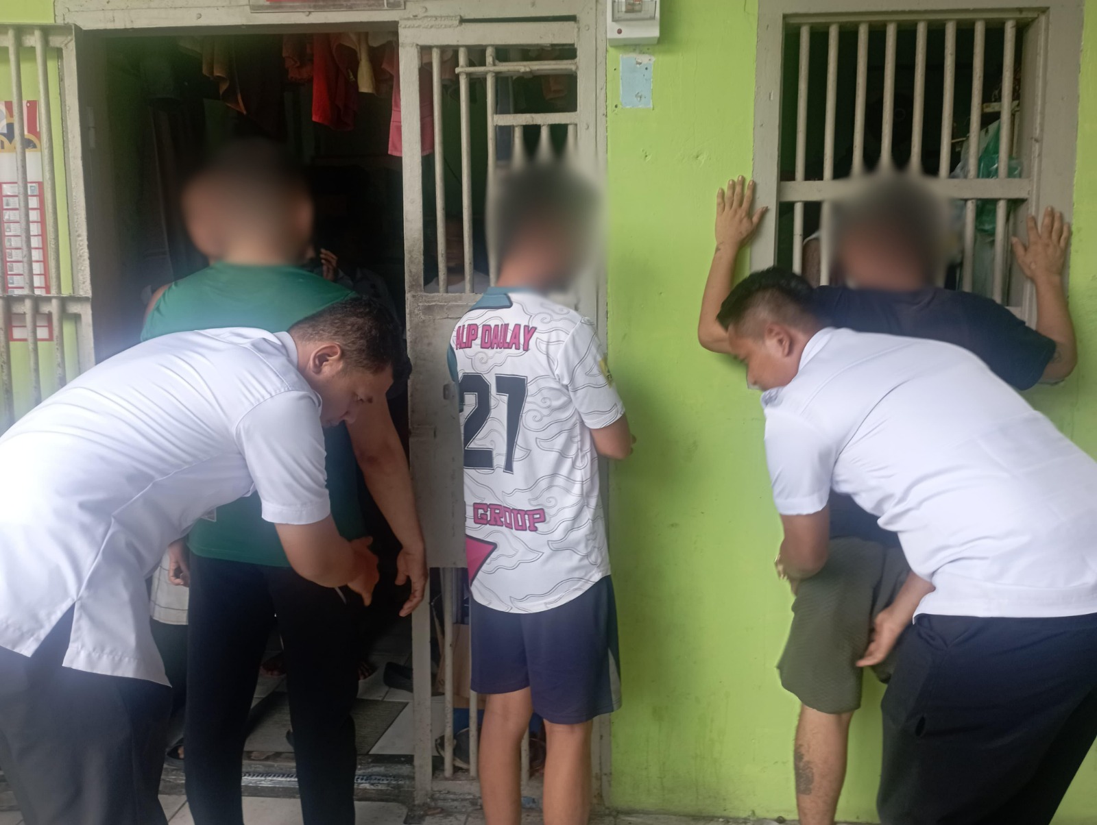 Cegah Gangguan Keamanan, Lapas Pekanbaru Intensifkan Razia Kamar Warga Binaan