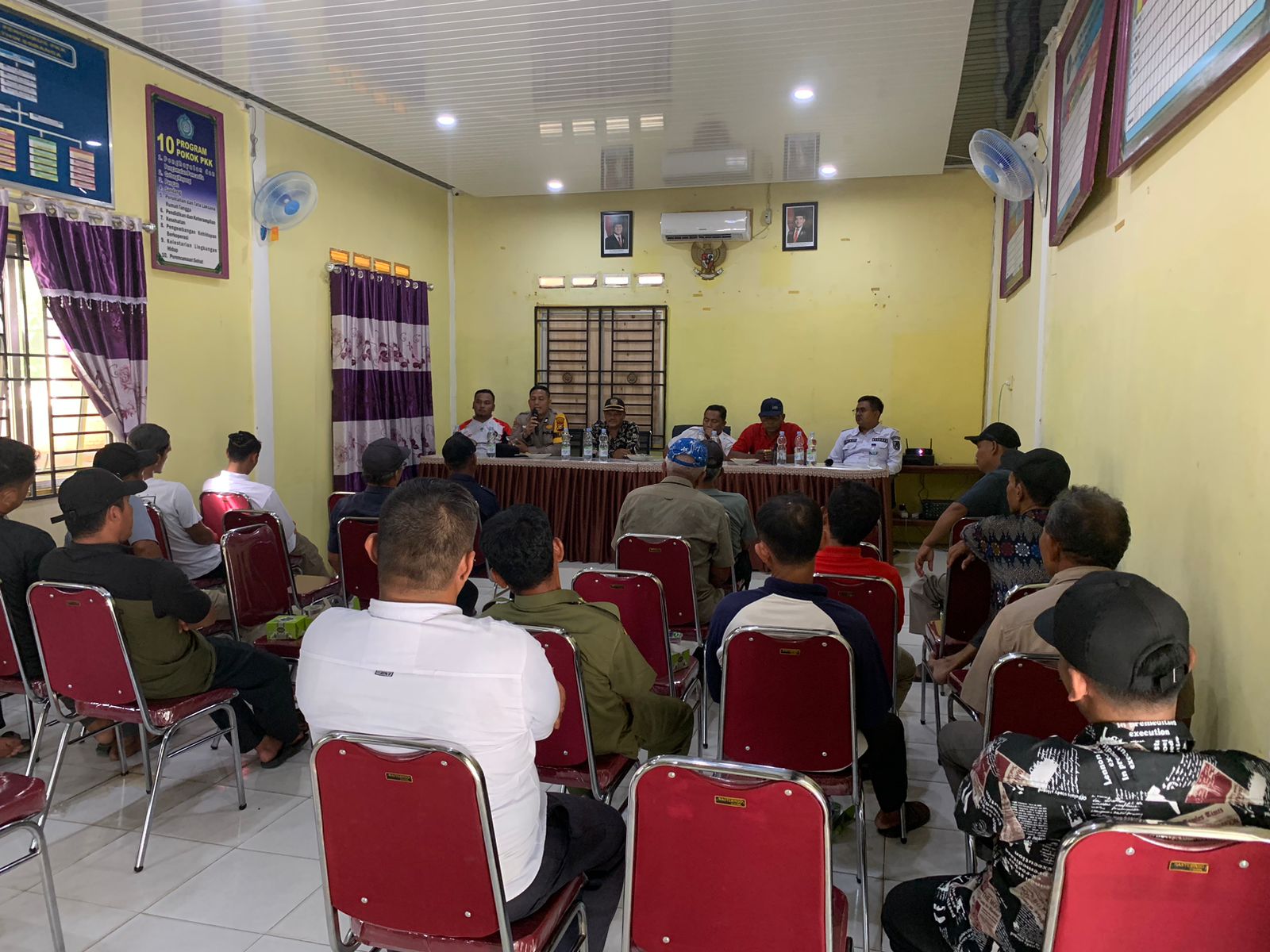 Bhabinkamtibmas Polsek Mandau Ajak Pemuda Karang Taruna Bijak Bermedia Sosial