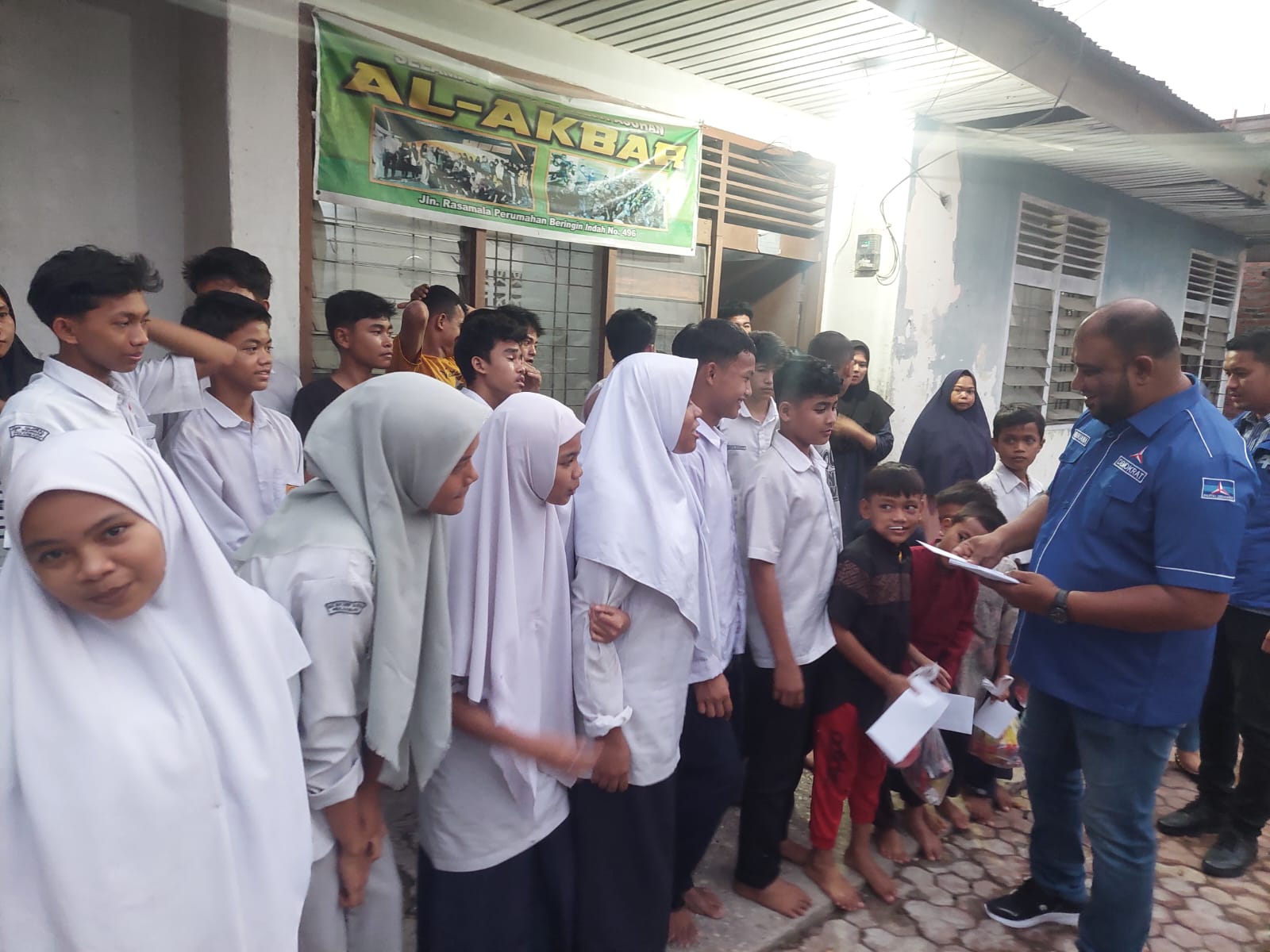 HUT ke-23 Partai Demokrat, DPD Riau Rayakan Bersama Anak Panti Asuhan Al Akbar