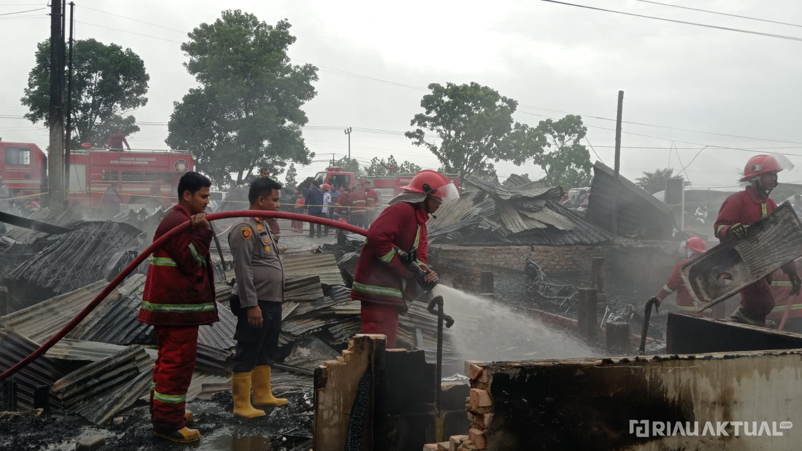 Tiga Ruko di Rimbo Panjang Dilalap Si Jago Merah, Satu Meninggal Dunia