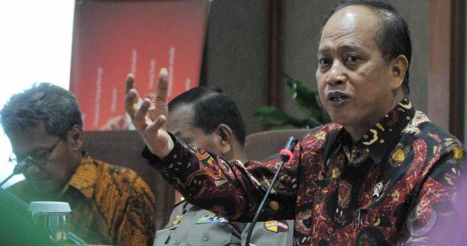 Larang Mahasiswi Bercadar, Menristekdikti : Urusan Pakaian Itu Urusan Kampus