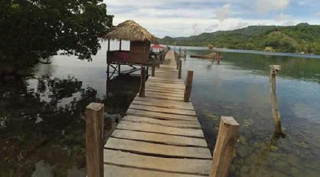 Pesona Pantai Punagaan Bikin Mata Melek di Pagi Hari