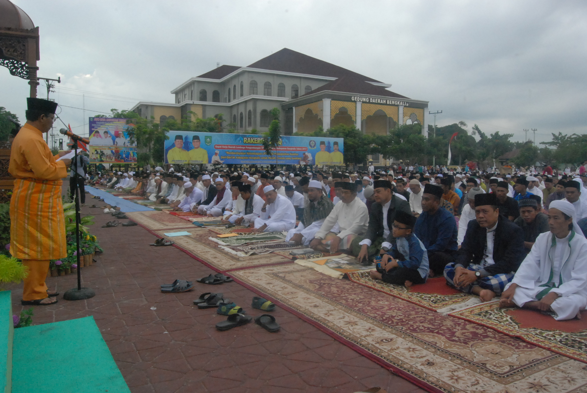 Masyarakat Khusyuk Shalat Idul Adha Dilapangan Tugu Bengkalis