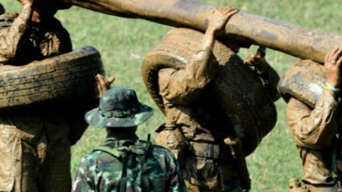 Enam Pelatihan Militer Paling Gila