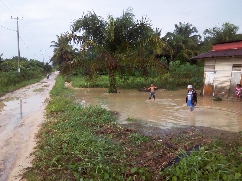 Warga Jalan Swadaya Pematang Pudu Bengkalis Tagih Janji Pemkab