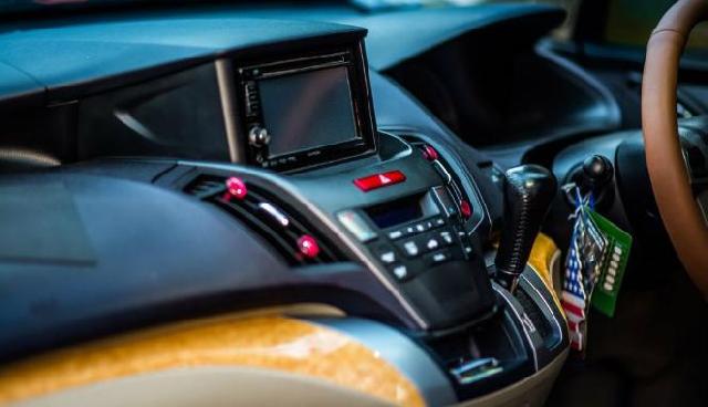 Head Unit Mobil Rusak? Ini Kisaran Biaya Reparasinya