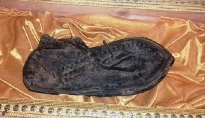 Sandal Ini Pernah Sampai ke Singgasana Allah SWT