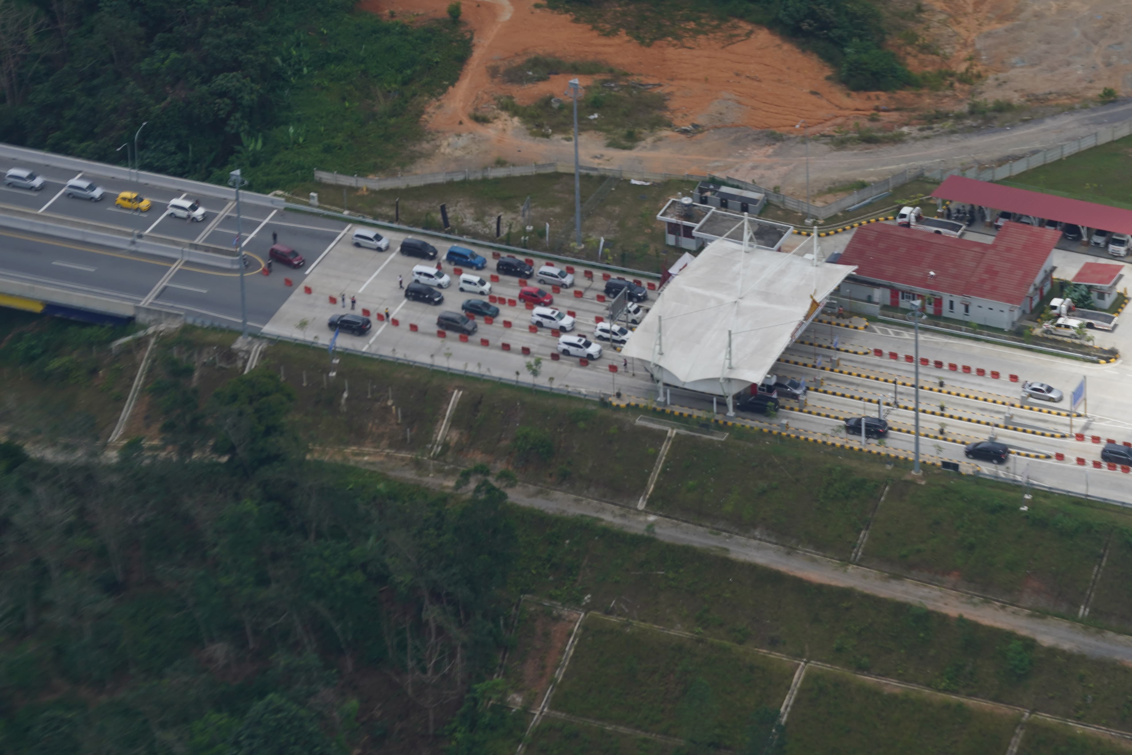 Pantau Jalur Mudik Riau-Sumbar Lewat Udara, Kapolda Riau: Lalu Lintas Lancar