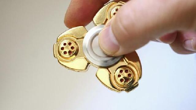 Fidget Spinner Masuk ke Daftar Mainan Berbahaya untuk Anak-anak