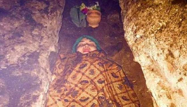 Kontroversi Ritual Misterius Roro Fitria