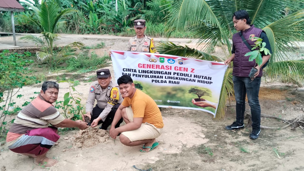 Polsek Rimba Melintang Gaungkan Green Policing, Tanam Pohon di Gereja GPDI Imanuel
