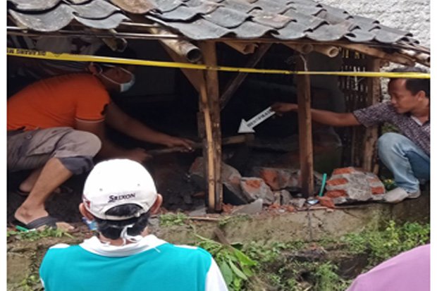 Ditagih Utang Malah Memaki, Fitri Dibunuh dan Mayatnya Dicor