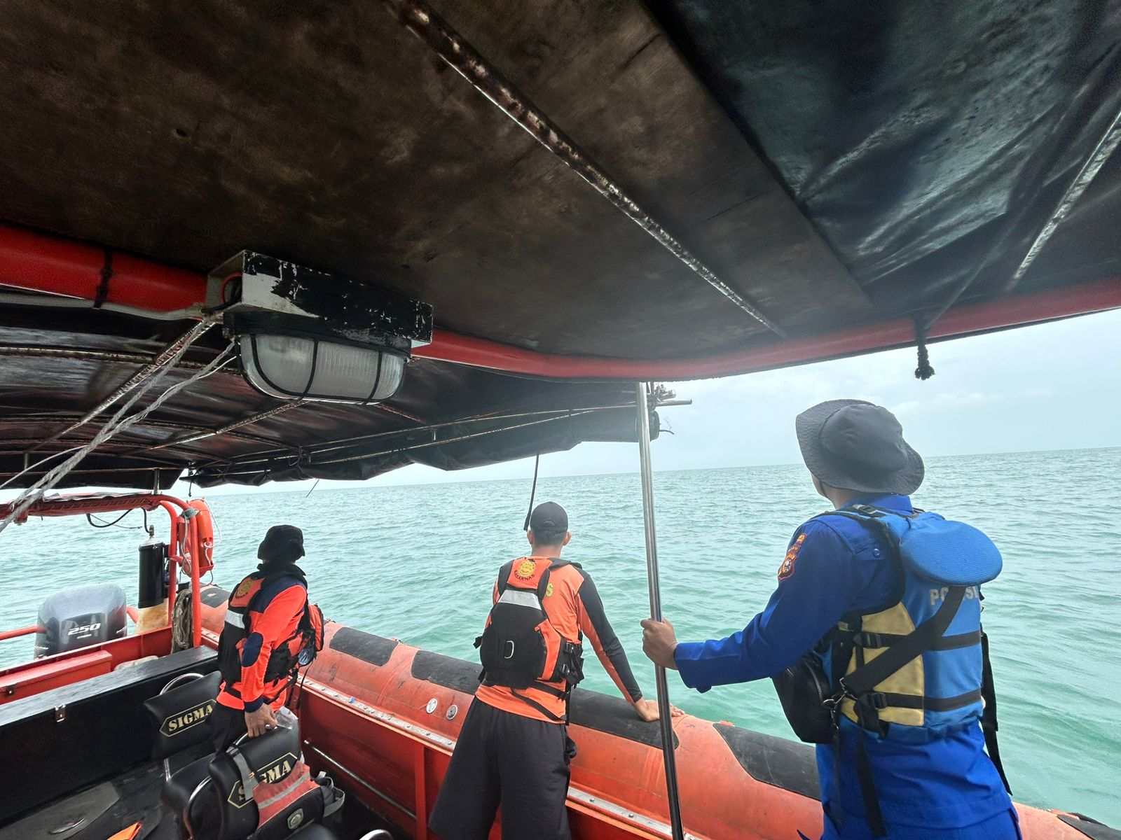 ABK KM Makmur Jaya Jatuh ke Laut di Perairan Bengkalis