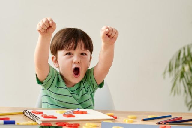 Mengapa Orangtua Perlu Bersyukur Punya Anak yang Tak Bisa Diam