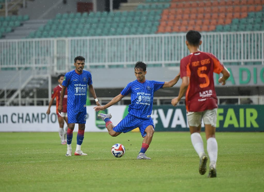 PSPS Curi Poin di Kandang Garudayaksa, Penalti di Akhir Laga Jadi Sorotan