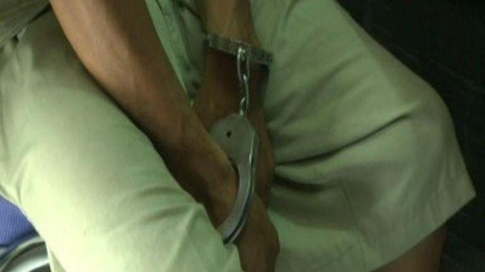 Pria Uzur 62 tahun ini digerebek warga di rumahnya saat sedang cabuli ABG