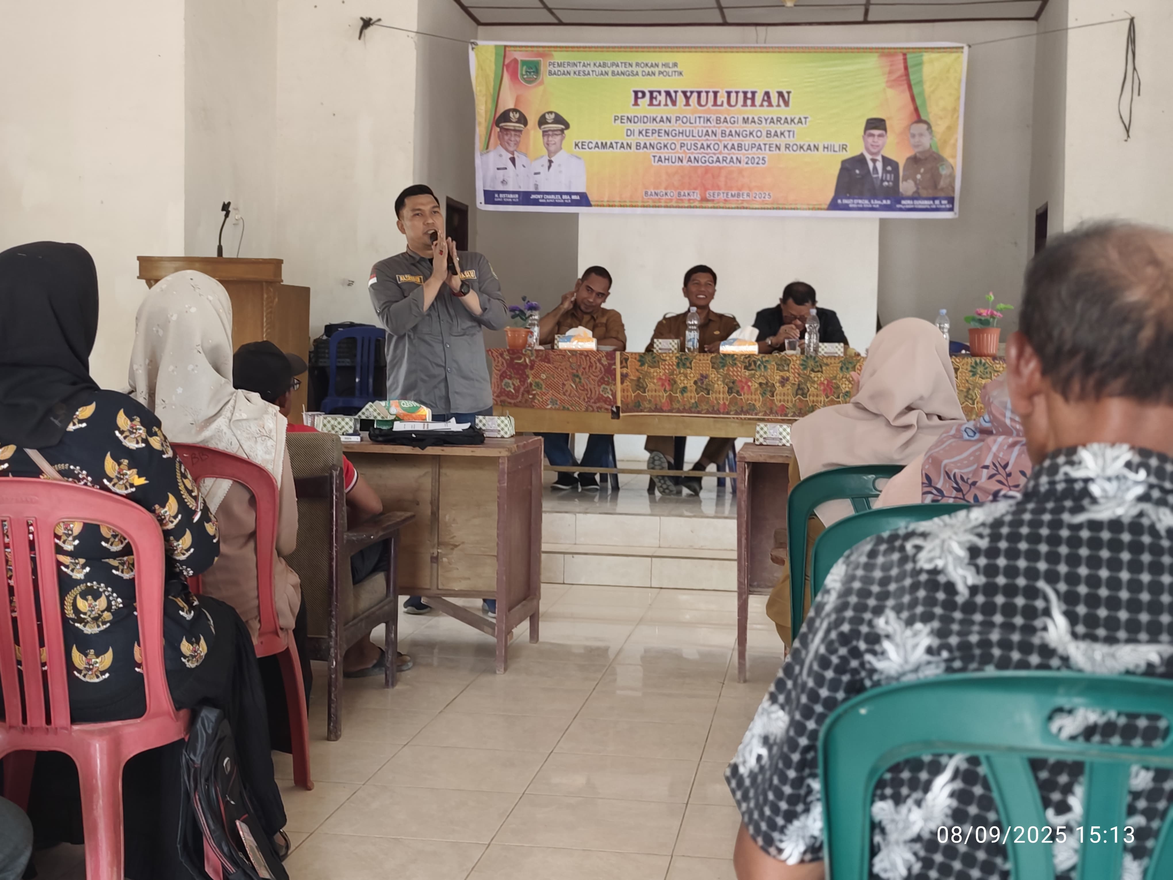 Kesbangpol Rohil Gelar Sosialisasi di Bangko Bakti, Warga Dihimbau Tolak Politik Uang