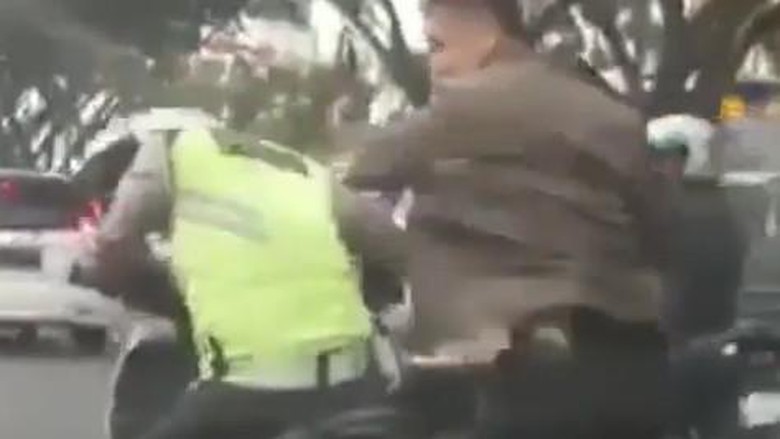 Ngamuk hingga Pukul Helm Polantas, Apa Hukuman Bagi WS Oknum TNI?