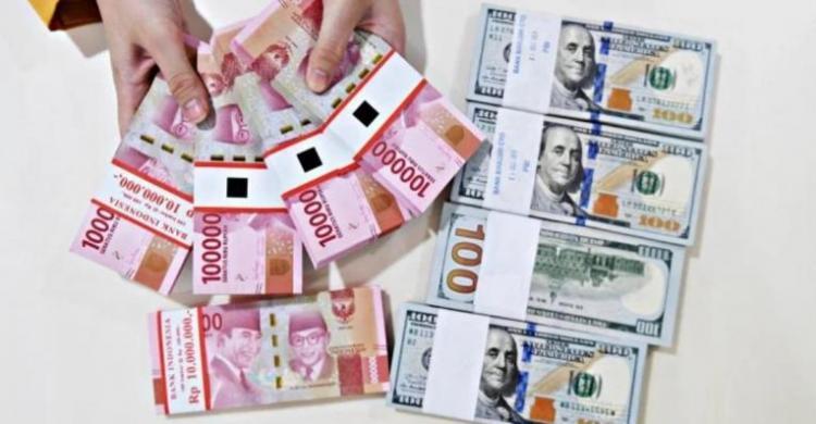 Dihajar Balik Dolar AS, Rupiah Tak Berkutik