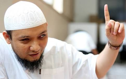 Polri Cekatan Usut Laporan Novanto, Kasus Novel Apa Kabar?