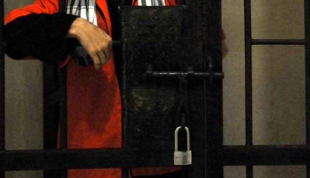 3 Tahun Tersangka, Akhirnya Ibus Kasri Ditahan