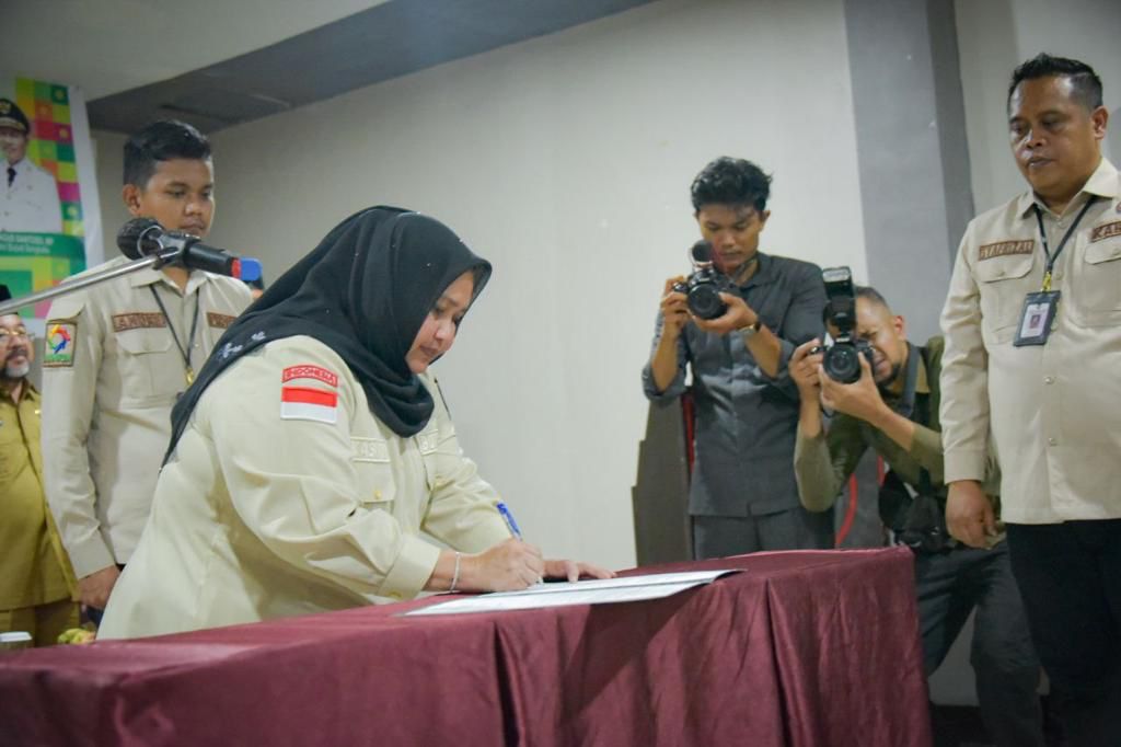 Lantik Pimpinan BAZNAS 2022-2027, Ini Pesan Bupati Kasmarni