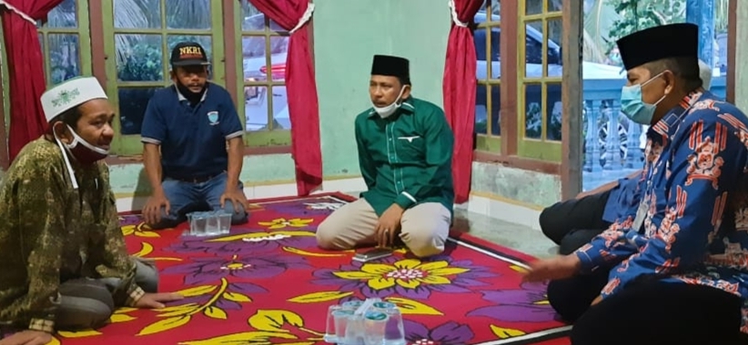 Kampanye di Jatibaru Bungaraya, Calon Bupati Siak Alfedri Jenguk Pimpinan Pondok Pesantren Almuttaqin