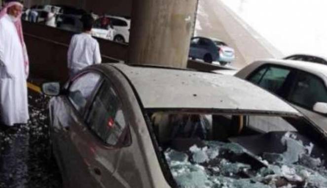 Ngeri, Madinah Diguyur Hujan Es Sebesar Bola Golf